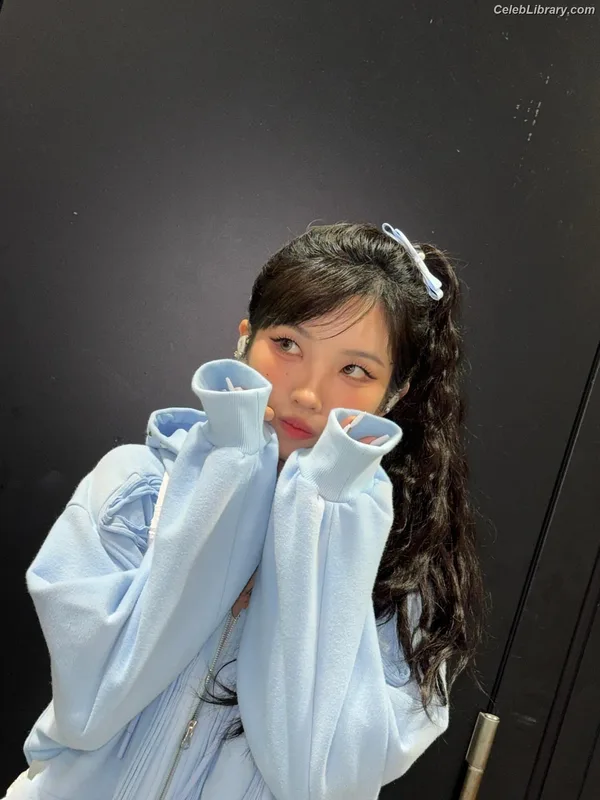 Soyeon  (G)I-IDLE photo 14 of 822