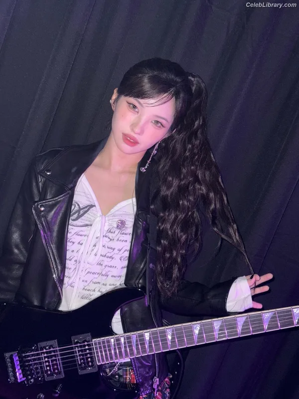 Soyeon  (G)I-IDLE photo 19 of 822