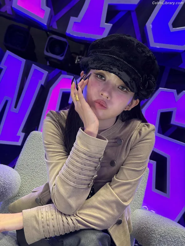 Soyeon  (G)I-IDLE photo 14 of 822