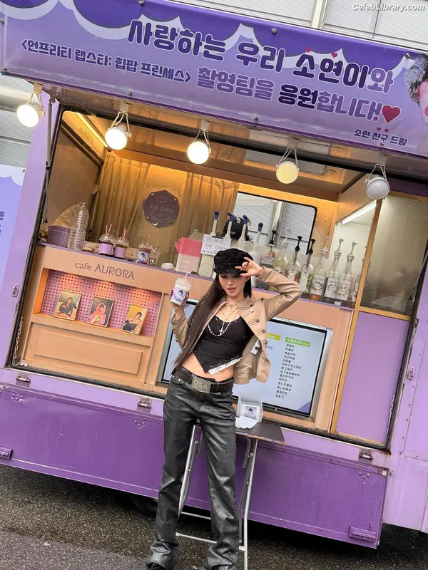 Soyeon  (G)I-IDLE photo 17 of 822