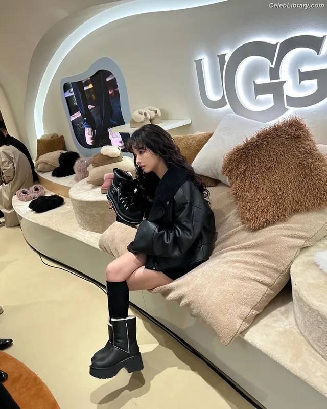 Soyeon  (G)I-IDLE photo 3 of 822