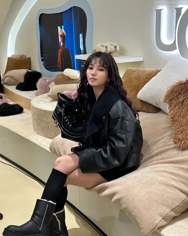 Soyeon  (G)I-IDLE photo 4 of 822