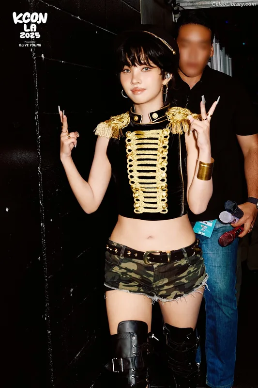 Soyeon  (G)I-IDLE photo 9 of 822