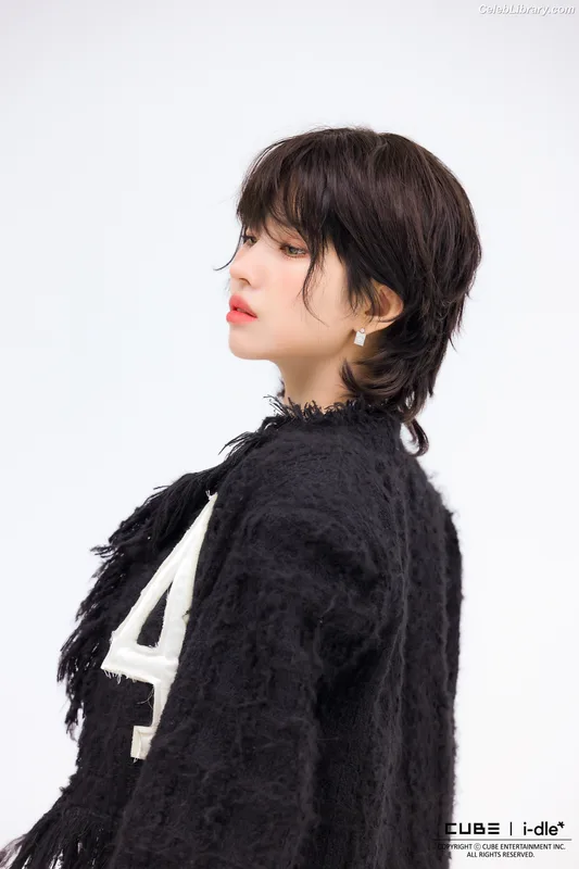 Soyeon  (G)I-IDLE photo 3 of 822