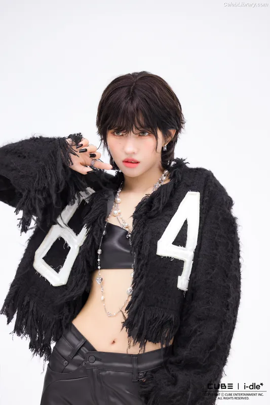 Soyeon  (G)I-IDLE photo 4 of 822