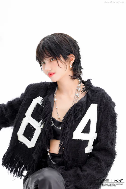 Soyeon  (G)I-IDLE photo 5 of 822
