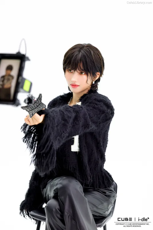 Soyeon  (G)I-IDLE photo 6 of 822