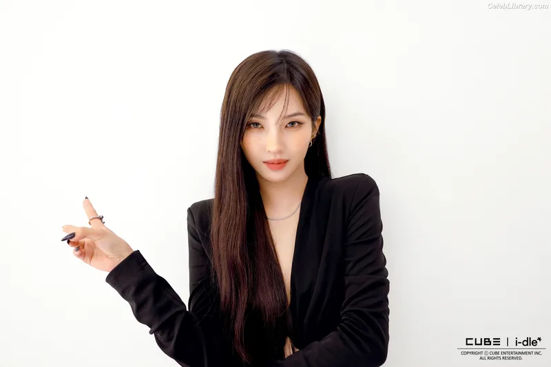 Soyeon  (G)I-IDLE photo 8 of 822
