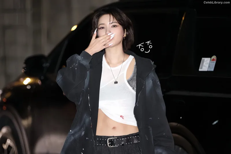 Soyeon  (G)I-IDLE photo 10 of 822