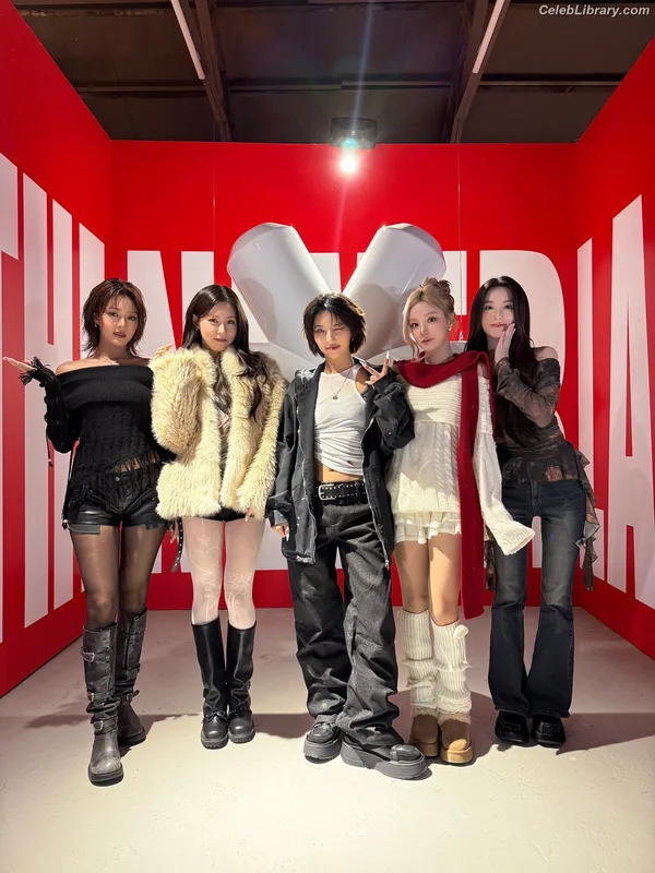 Soyeon  (G)I-IDLE photo 11 of 822