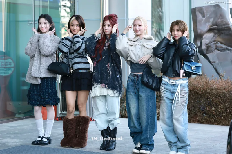 Soyeon  (G)I-IDLE photo 8 of 822