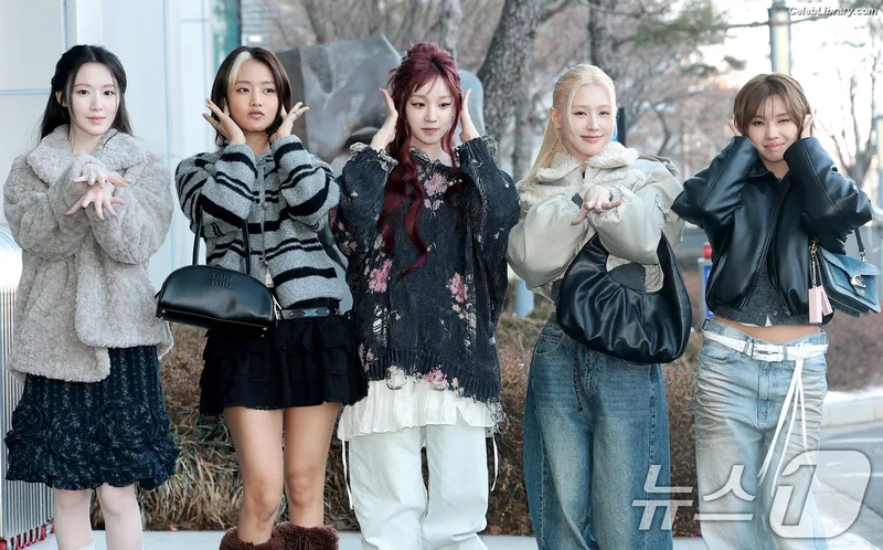 Soyeon  (G)I-IDLE photo 9 of 822