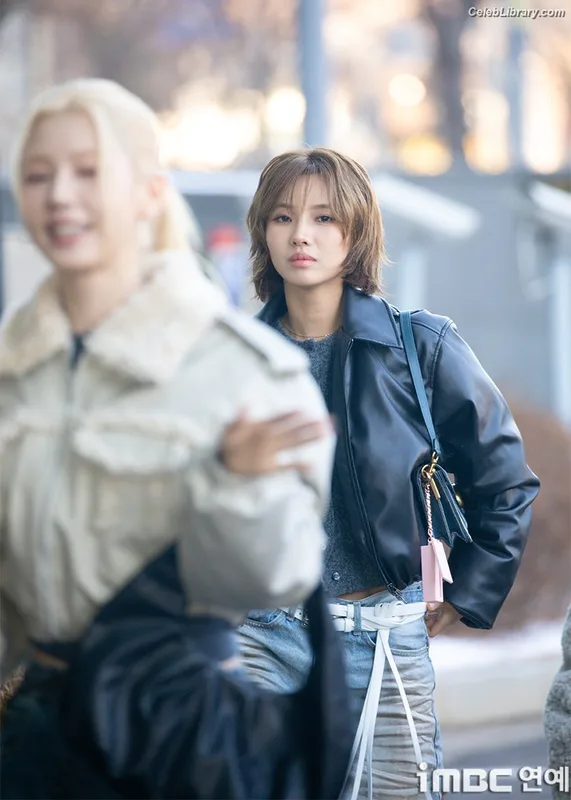 Soyeon  (G)I-IDLE photo 18 of 822