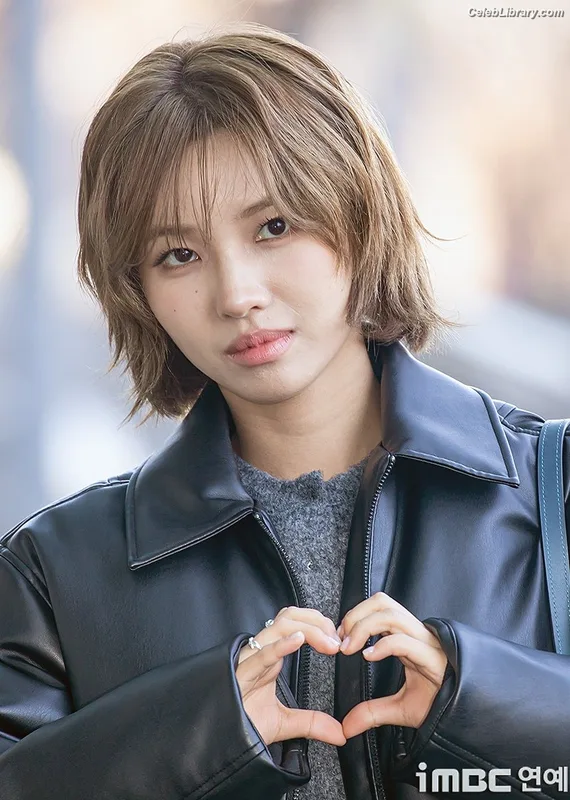 Soyeon  (G)I-IDLE photo 23 of 822