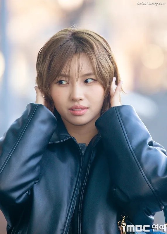 Soyeon  (G)I-IDLE photo 7 of 822