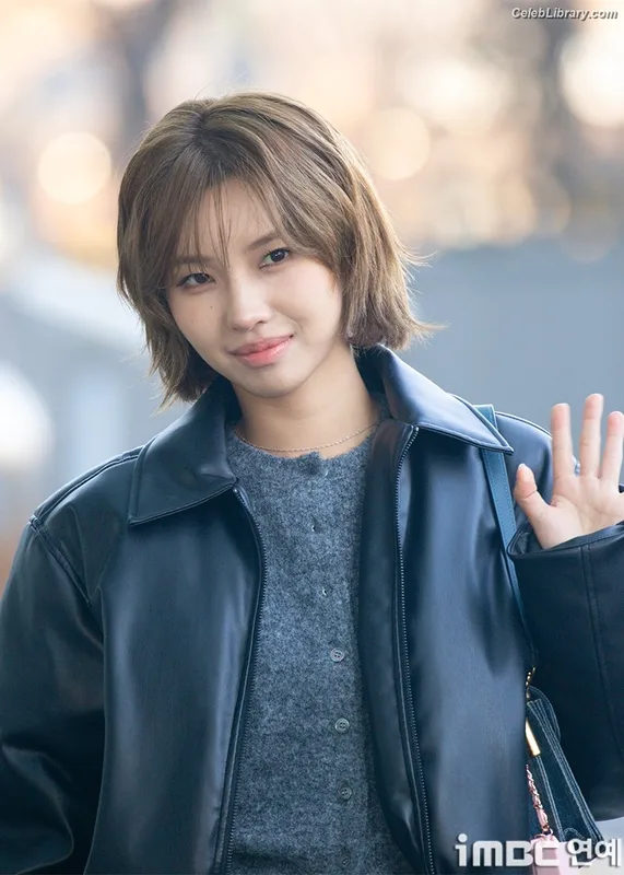 Soyeon  (G)I-IDLE photo 8 of 822