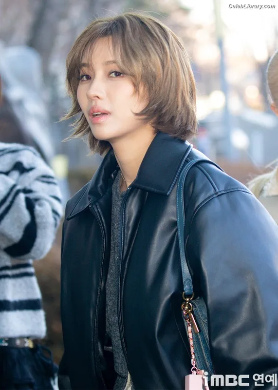 Soyeon  (G)I-IDLE photo 9 of 822