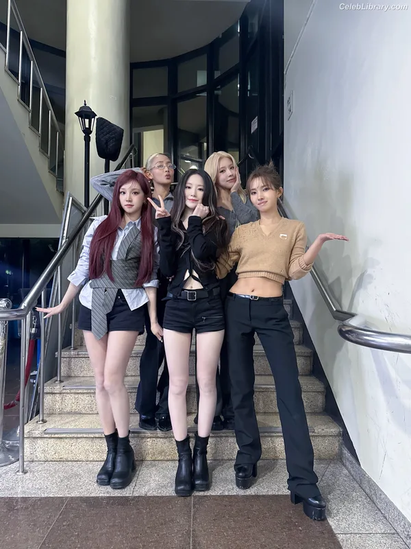 Soyeon  (G)I-IDLE photo 3 of 822