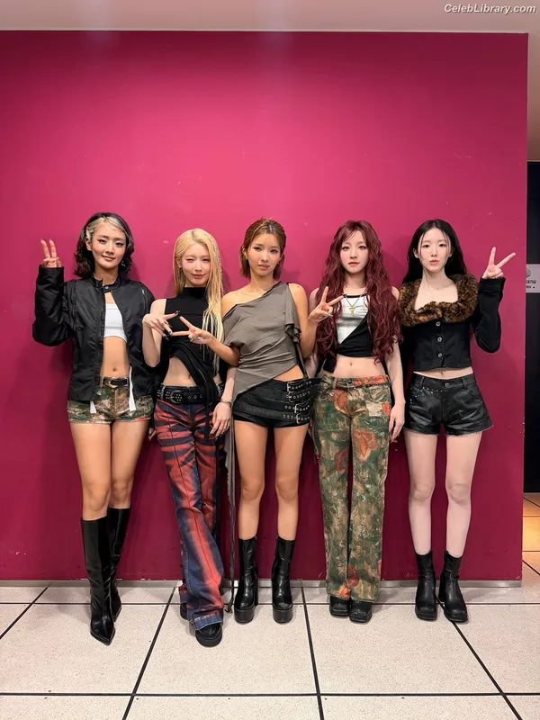 Soyeon  (G)I-IDLE photo 21 of 822