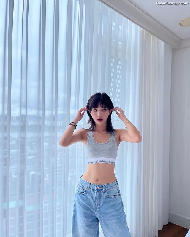 Soyeon  (G)I-IDLE photo 4 of 822