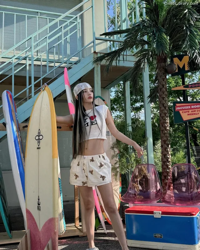 Soyeon  (G)I-IDLE photo 10 of 822