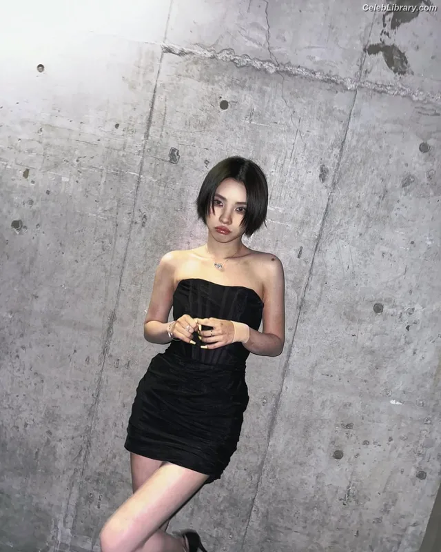 Soyeon  (G)I-IDLE photo 14 of 822