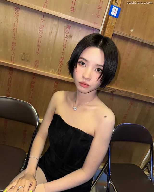 Soyeon  (G)I-IDLE photo 16 of 822