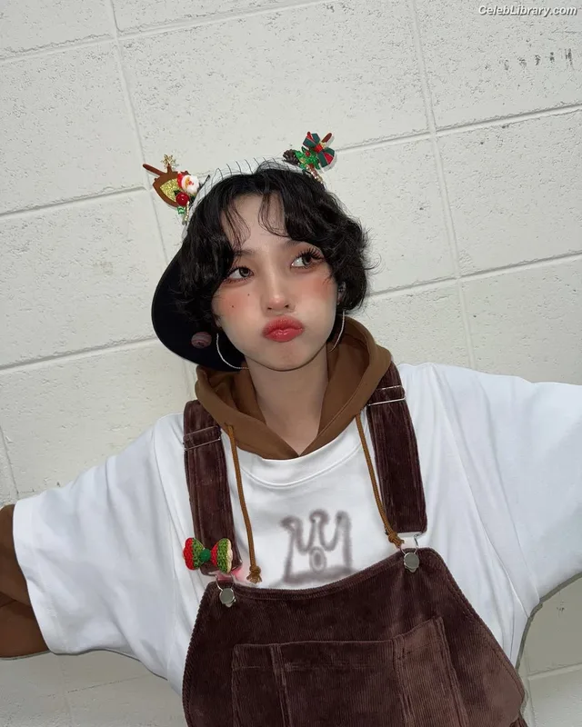 Soyeon  (G)I-IDLE photo 4 of 822