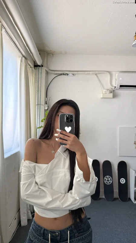 Soyeon  (G)I-IDLE photo 5 of 822