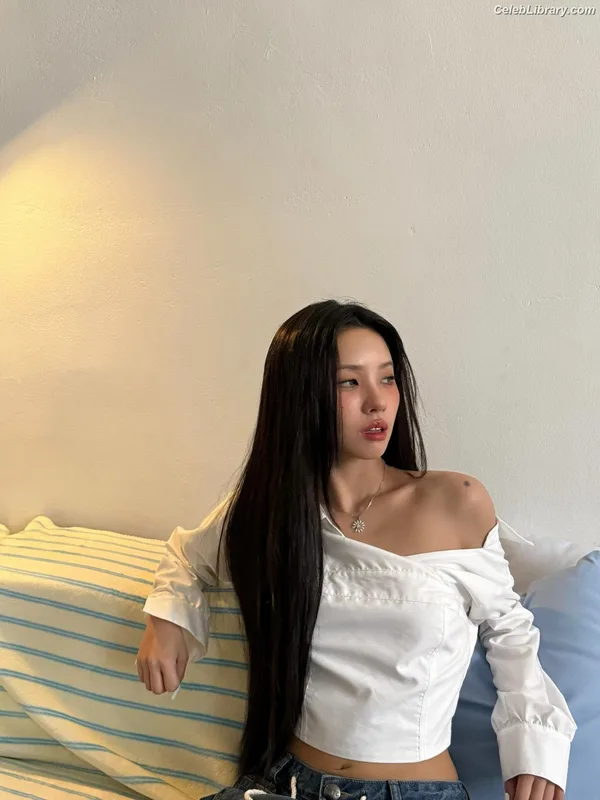 Soyeon  (G)I-IDLE photo 6 of 822