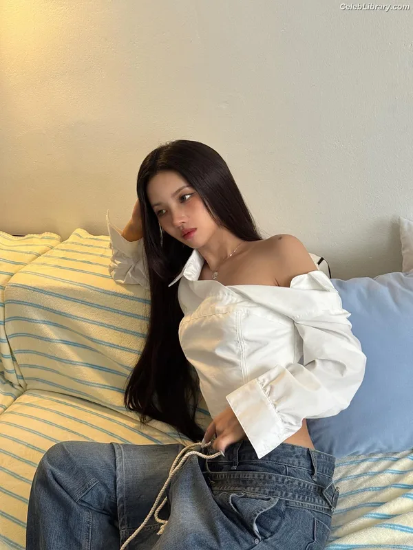 Soyeon  (G)I-IDLE photo 9 of 822