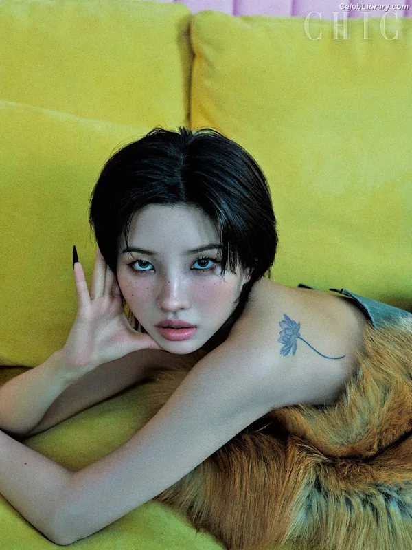 Soyeon  (G)I-IDLE photo 15 of 822