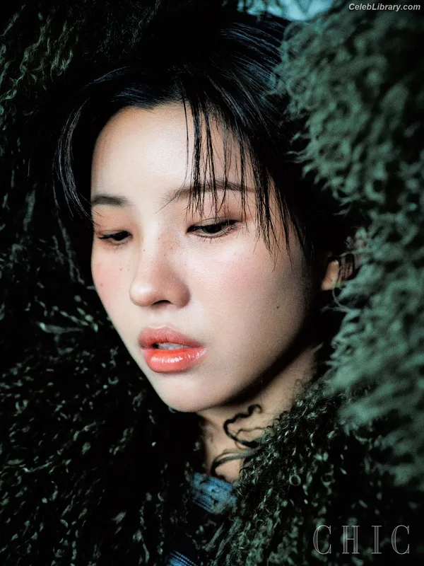 Soyeon  (G)I-IDLE photo 7 of 822