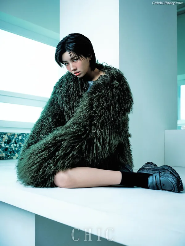 Soyeon  (G)I-IDLE photo 14 of 822