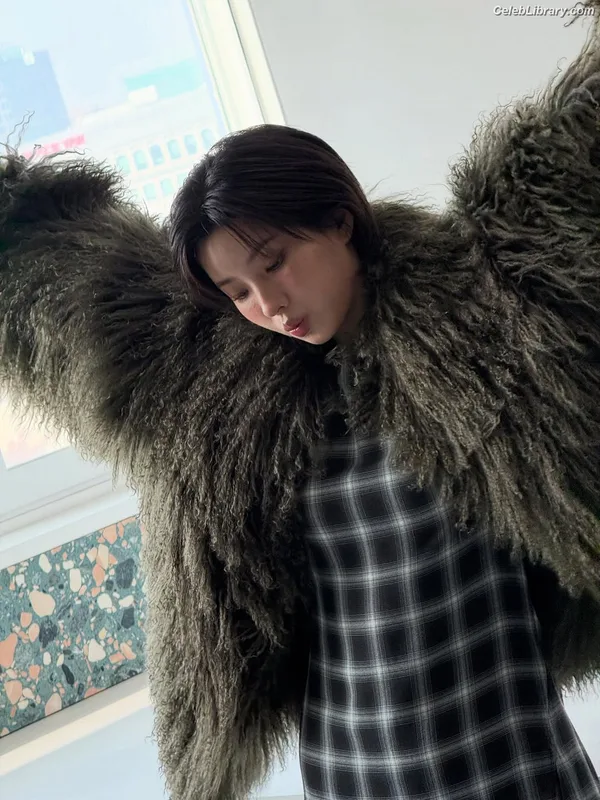 Soyeon  (G)I-IDLE photo 19 of 822