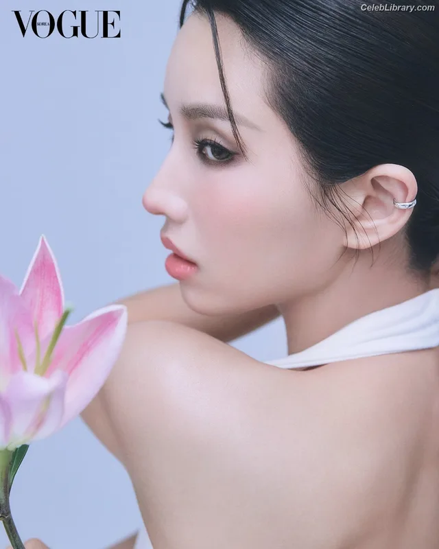 Soyeon  (G)I-IDLE photo 10 of 822