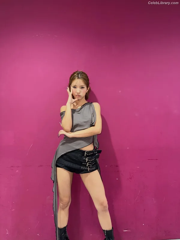 Soyeon  (G)I-IDLE photo 15 of 822