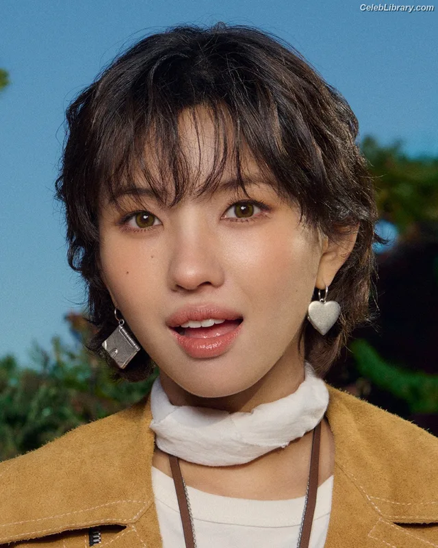 Soyeon  (G)I-IDLE photo 15 of 822