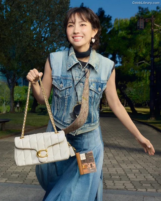 Soyeon  (G)I-IDLE photo 17 of 822