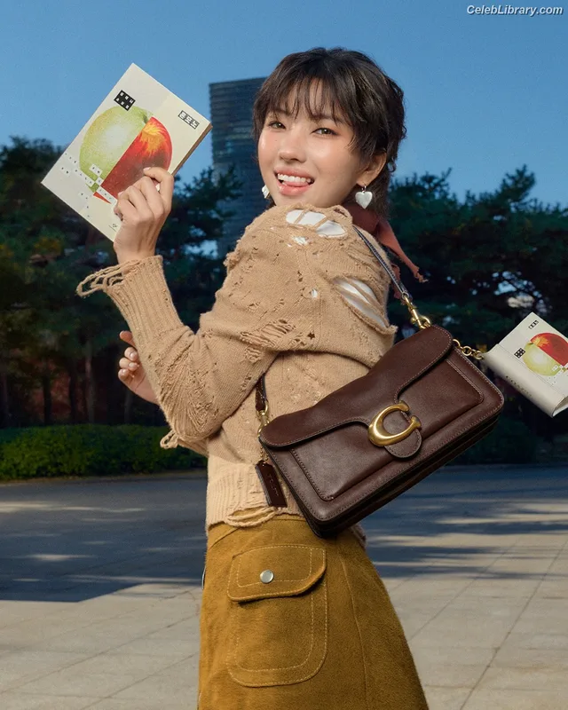 Soyeon  (G)I-IDLE photo 21 of 822