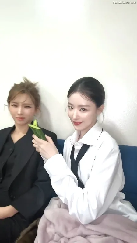 Soyeon  (G)I-IDLE photo 13 of 822