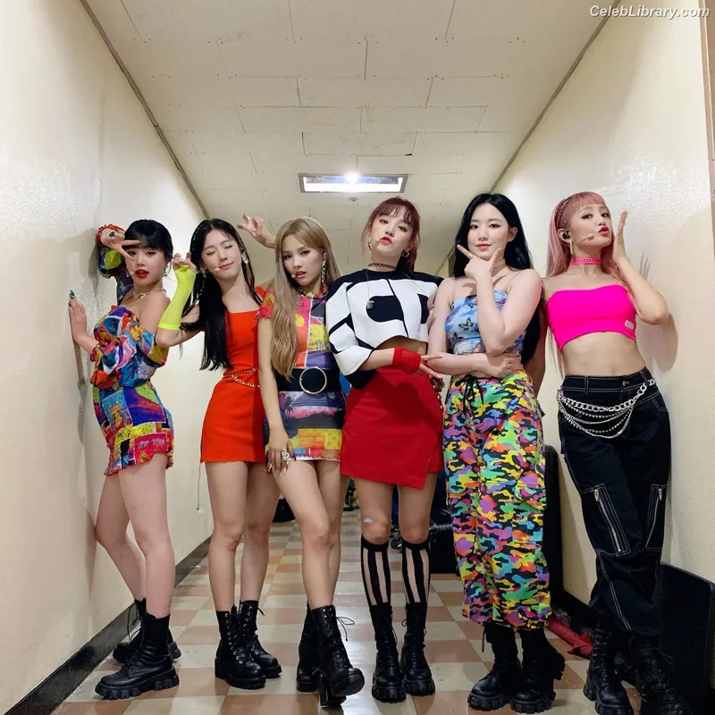 Soyeon  (G)I-IDLE photo 18 of 822