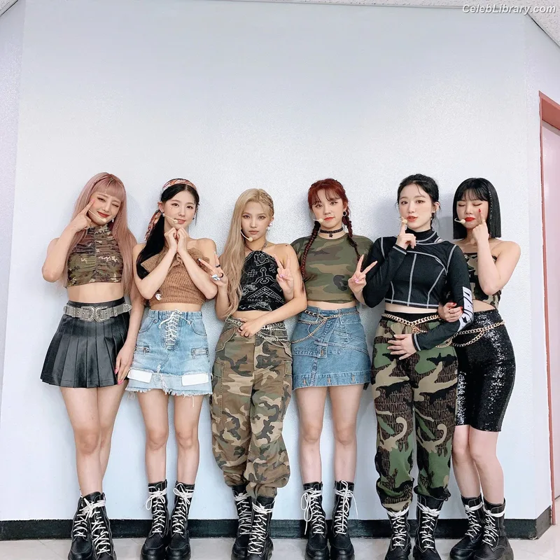 Soyeon  (G)I-IDLE photo 24 of 822