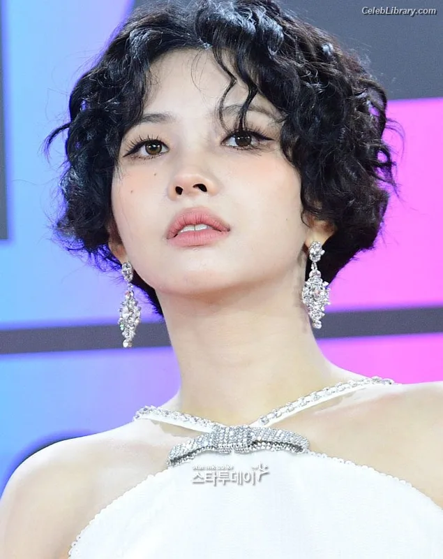 Soyeon  (G)I-IDLE photo 21 of 822