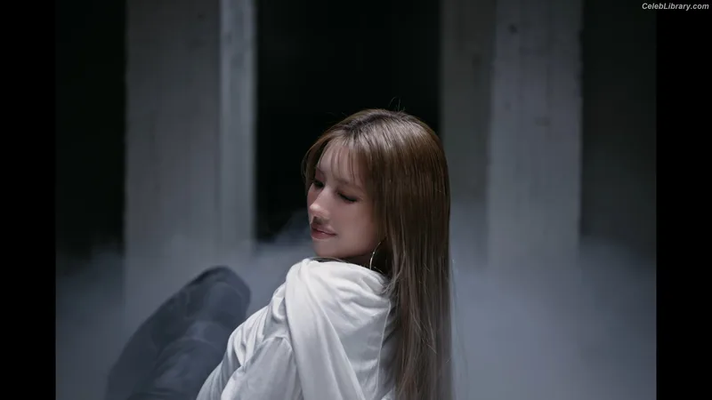 Soyeon  (G)I-IDLE photo 24 of 822