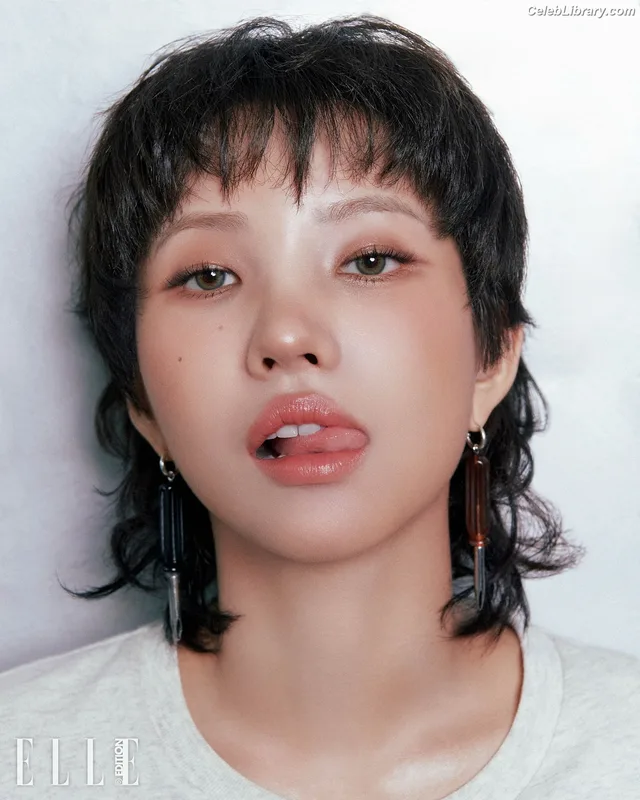 Soyeon  (G)I-IDLE photo 17 of 822