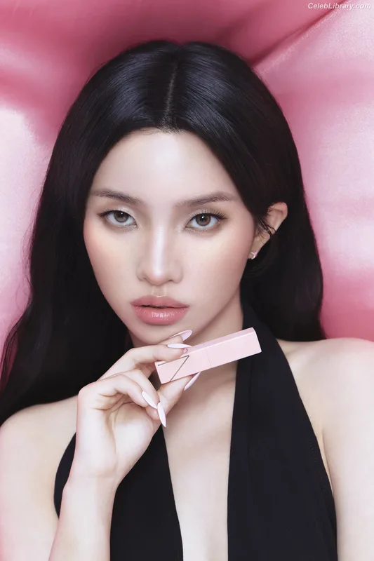 Soyeon  (G)I-IDLE photo 22 of 822