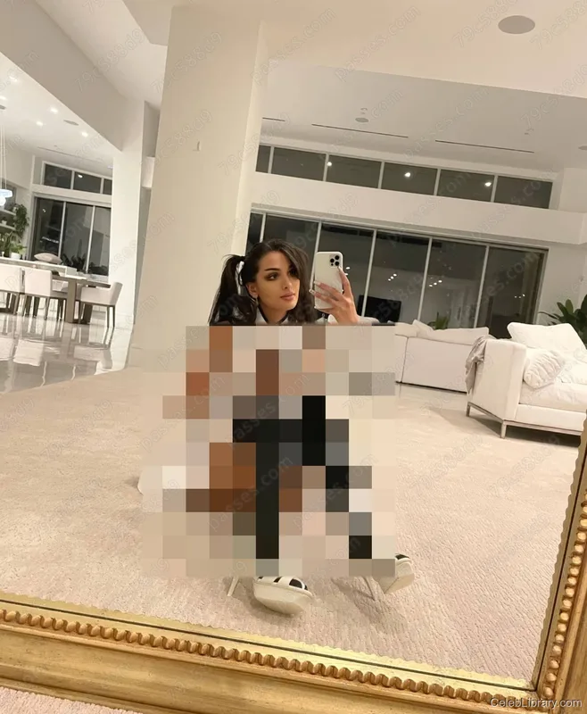 Sssniperwolf photo 9 of 1674