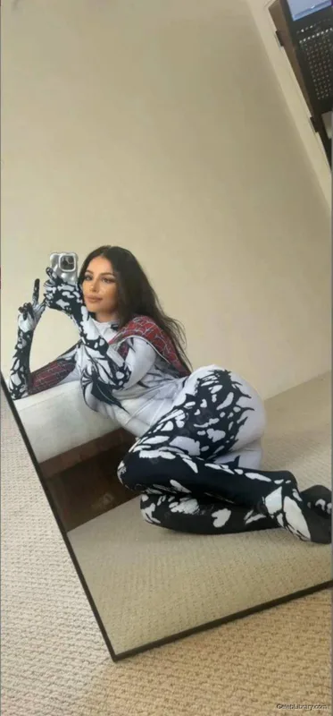 Sssniperwolf photo 12 of 1674