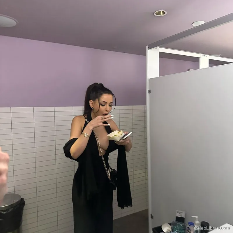 Sssniperwolf photo 7 of 1674